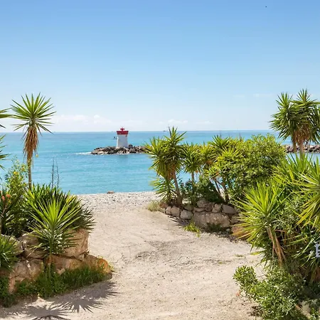 Ideal Two-room With A Large Terrace And Parking فينوف لوبيه