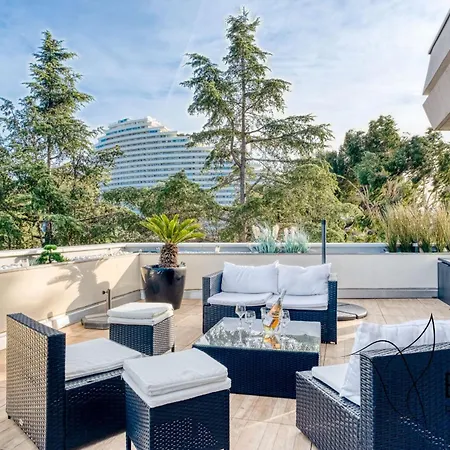 Ideal Two-room With A Large Terrace And Parking * 卢贝新城