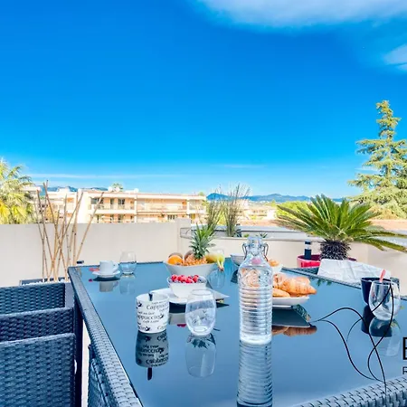 Ideal Two-room With A Large Terrace And Parking 公寓