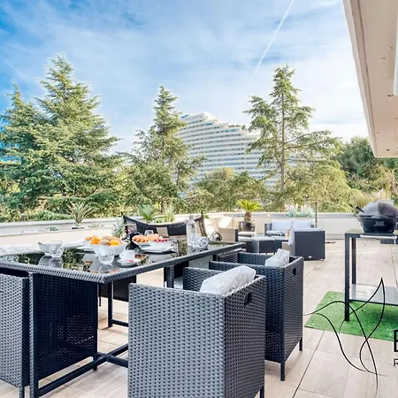 Ideal Two-room With A Large Terrace And Parking 卢贝新城