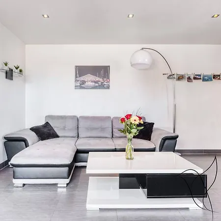 Ideal Two-room With A Large Terrace And Parking Daire Villeneuve-Loubet